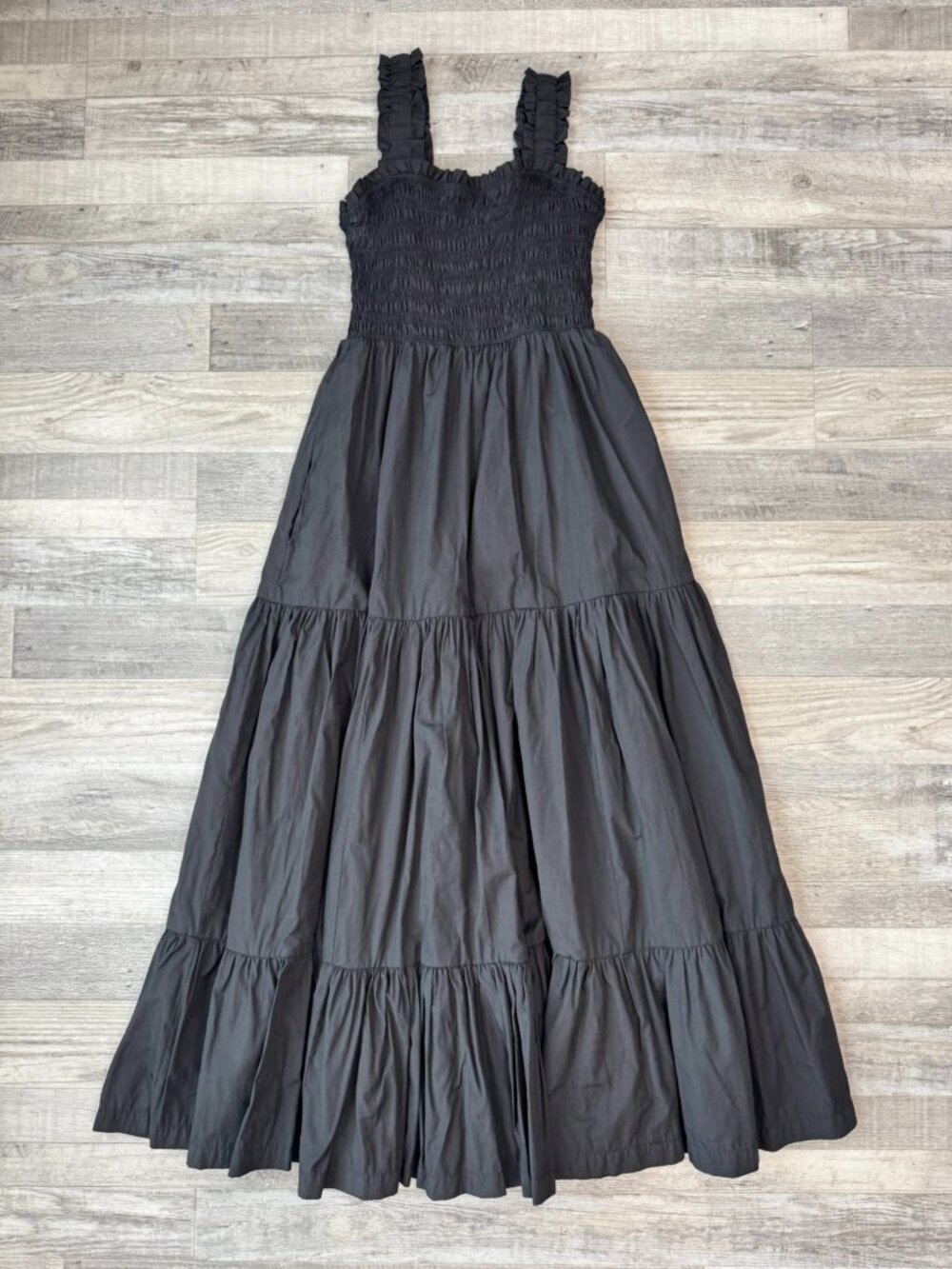 Beyond Words Black Smocked Tiered Maxi Sundress Size Large Pockets I22